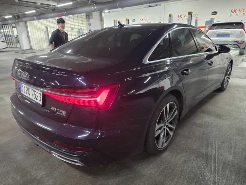 아우디 A6 A6 (C8) 45 TFSI 프리미엄 이미지 2