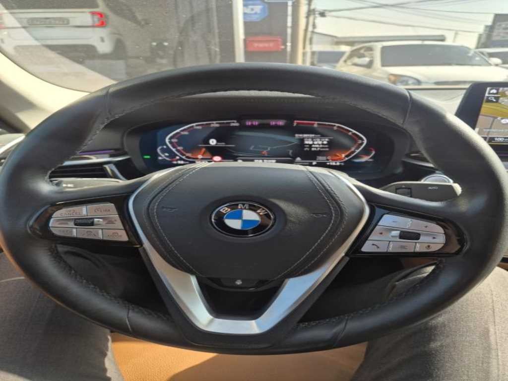 BMW 5시리즈 5시리즈 (G30) 520i 럭셔리 이미지 4