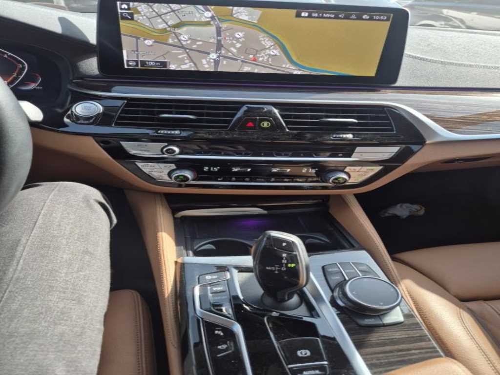BMW 5시리즈 5시리즈 (G30) 520i 럭셔리 이미지 5