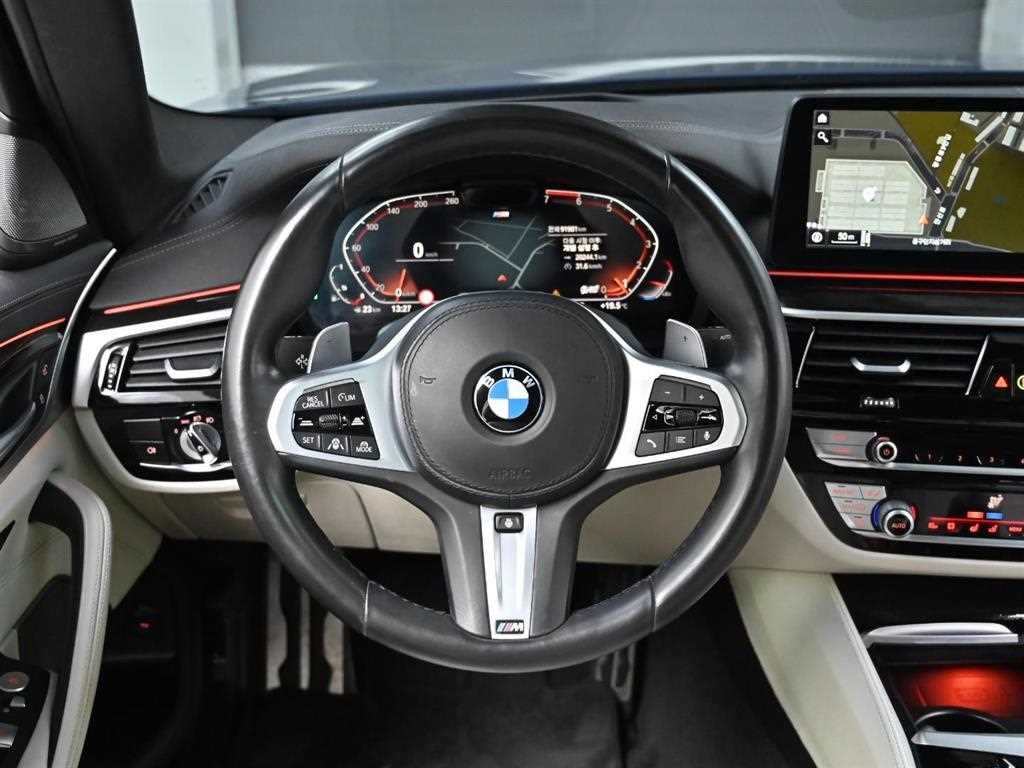 BMW 5시리즈 5시리즈 (G30) 530i M 스포츠 이미지 13