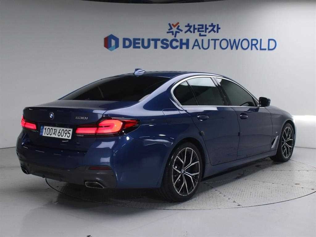 BMW 5시리즈 5시리즈 (G30) 530i M 스포츠 이미지 3