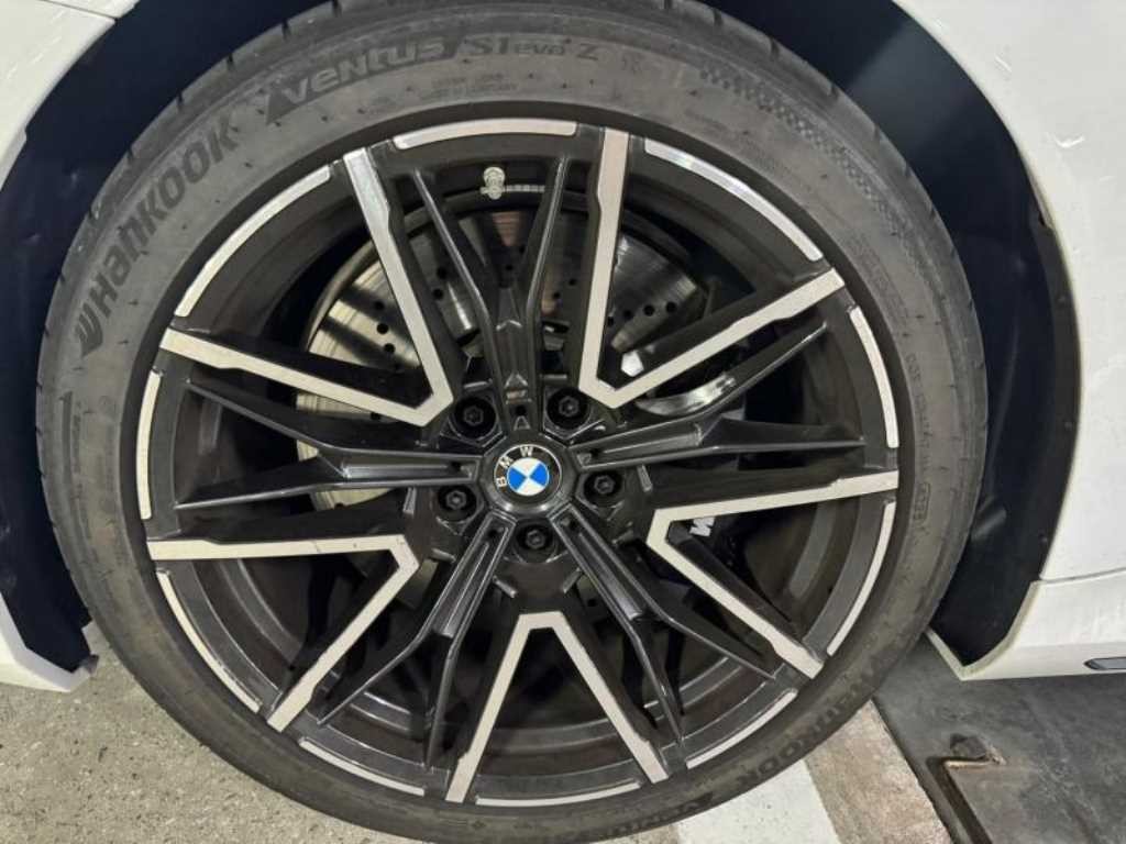 BMW 5시리즈 M5 7세대 4.4 투어링 이미지 15