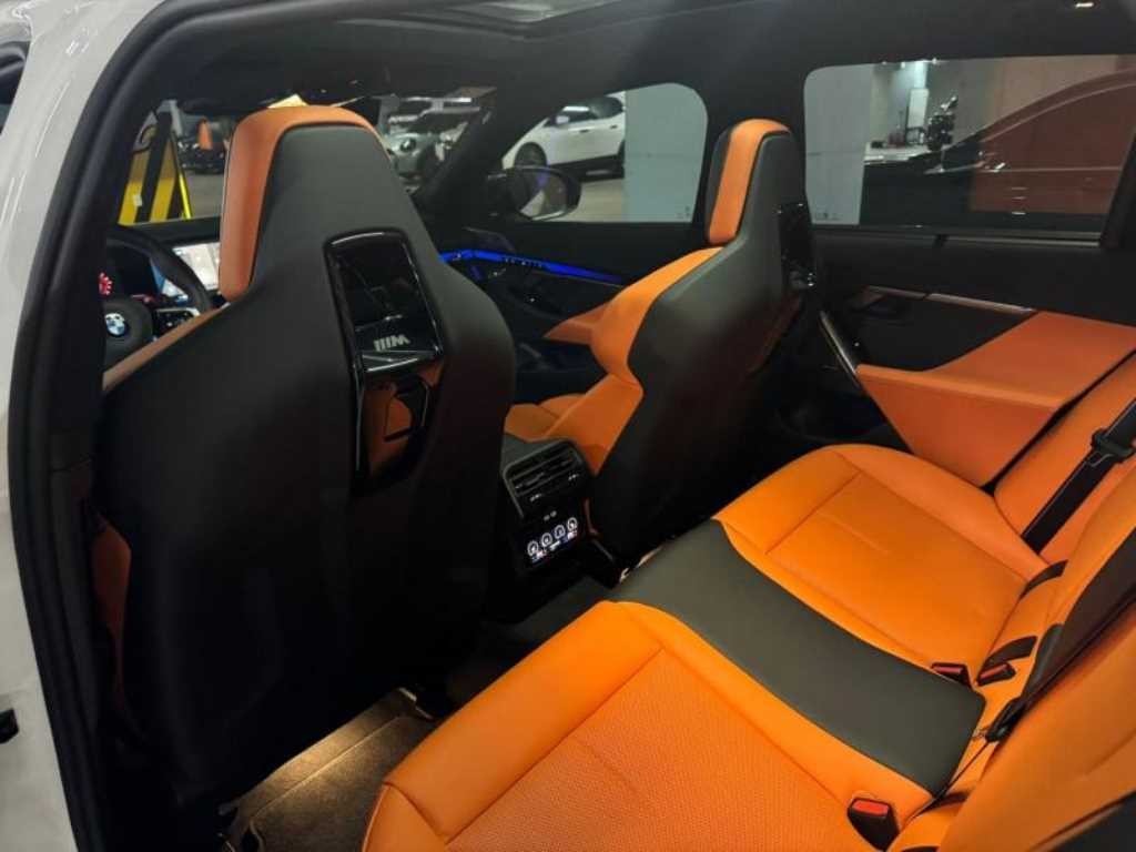 BMW 5시리즈 M5 7세대 4.4 투어링 이미지 8
