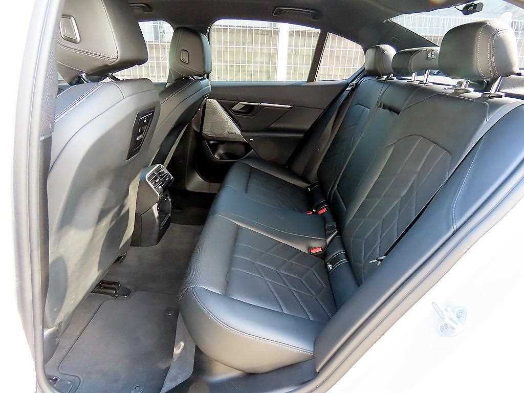 BMW 5시리즈 5시리즈 (G60) 523d M 스포츠 이미지 6