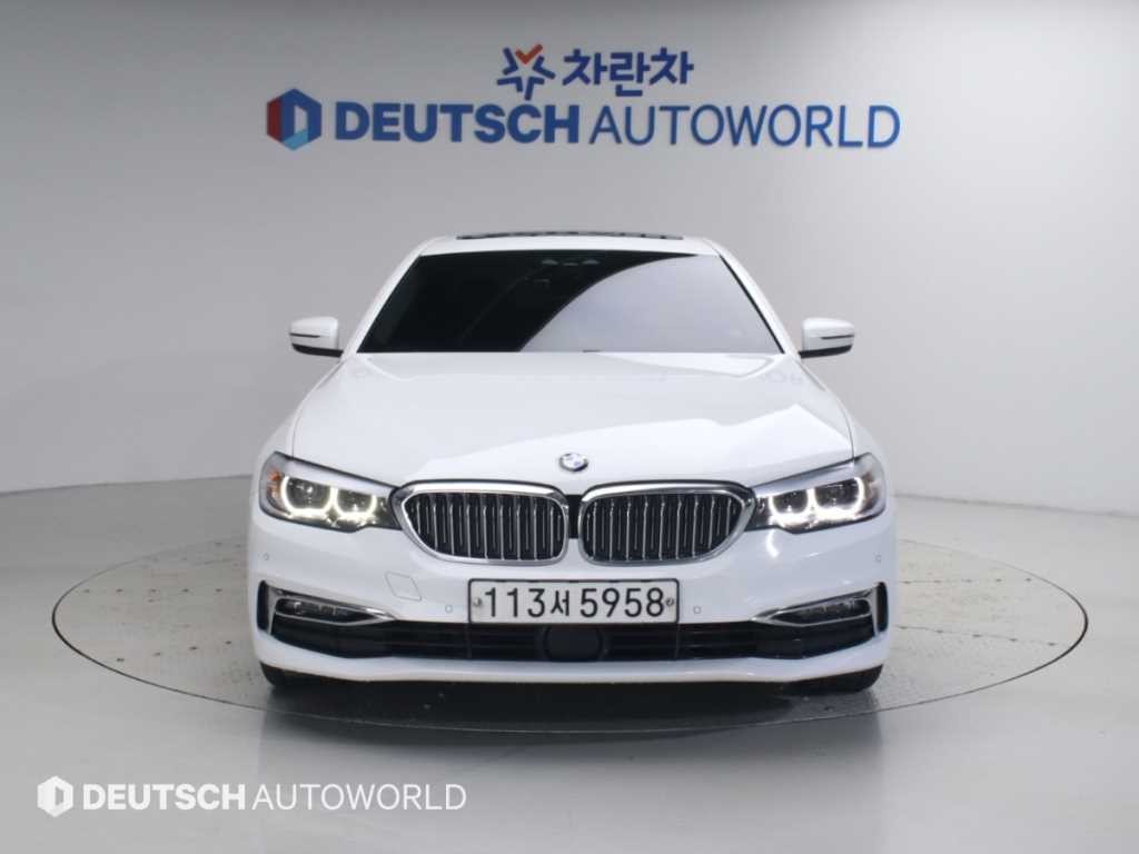 BMW 5시리즈 5시리즈 (G30) 520i 럭셔리 이미지 1