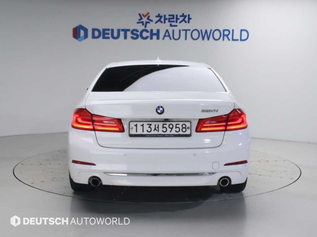 BMW 5시리즈 5시리즈 (G30) 520i 럭셔리 이미지 4