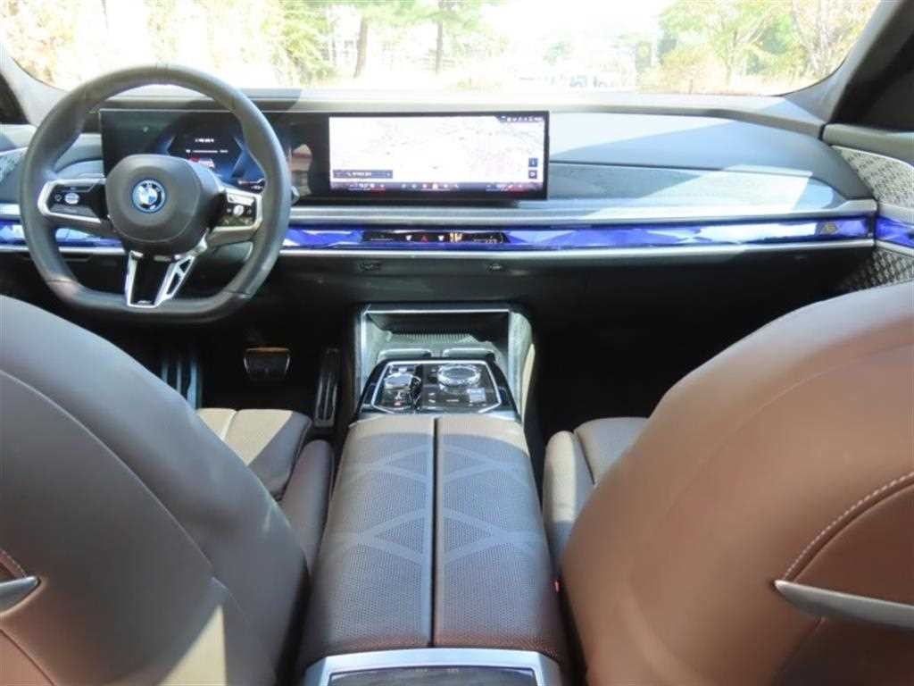 BMW i7 BMW i7 xDrive 60 M 스포츠 이그제큐티브 팩 이미지 16