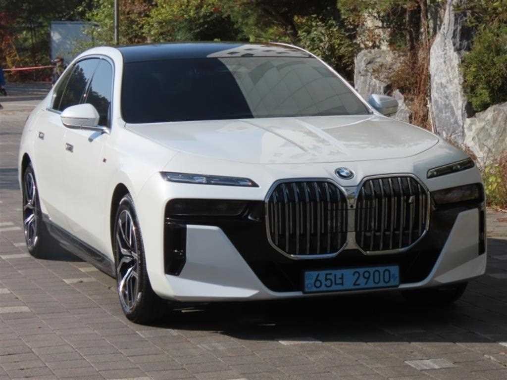 BMW i7 BMW i7 xDrive 60 M 스포츠 이그제큐티브 팩 이미지 2