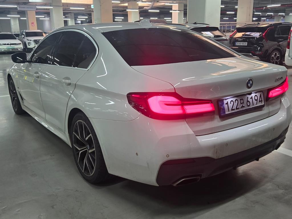 BMW 5시리즈 5시리즈 (G30) 530i M 스포츠 이미지 3