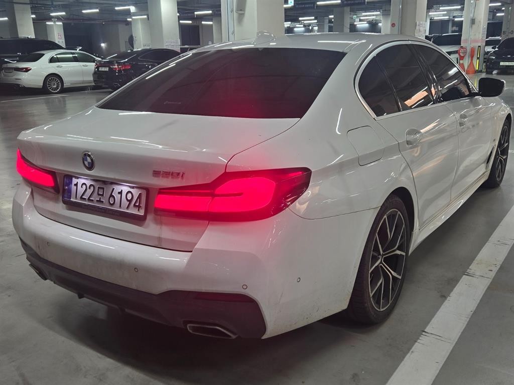 BMW 5시리즈 5시리즈 (G30) 530i M 스포츠 이미지 4