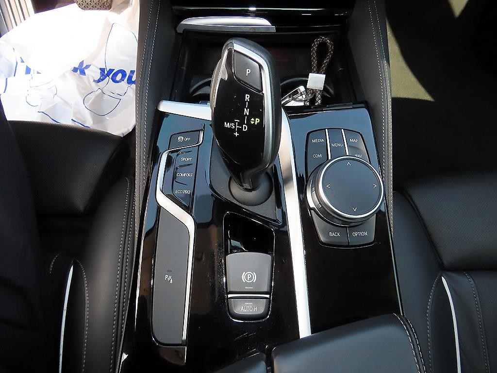 BMW 5시리즈 5시리즈 (G30) 530i xDrive 럭셔리 이미지 11