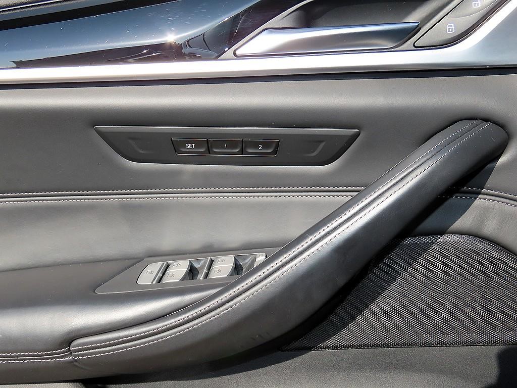 BMW 5시리즈 5시리즈 (G30) 530i xDrive 럭셔리 이미지 12