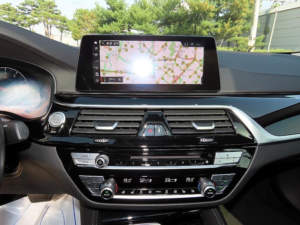 BMW 5시리즈 5시리즈 (G30) 530i xDrive 럭셔리 이미지 14