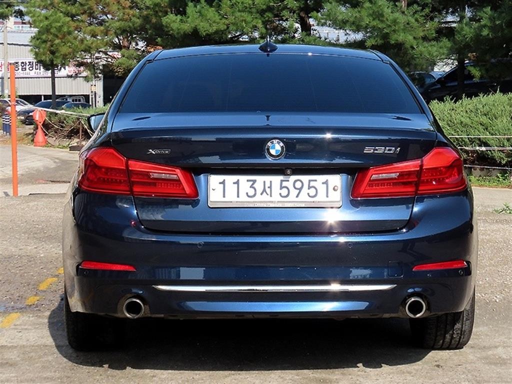 BMW 5시리즈 5시리즈 (G30) 530i xDrive 럭셔리 이미지 4