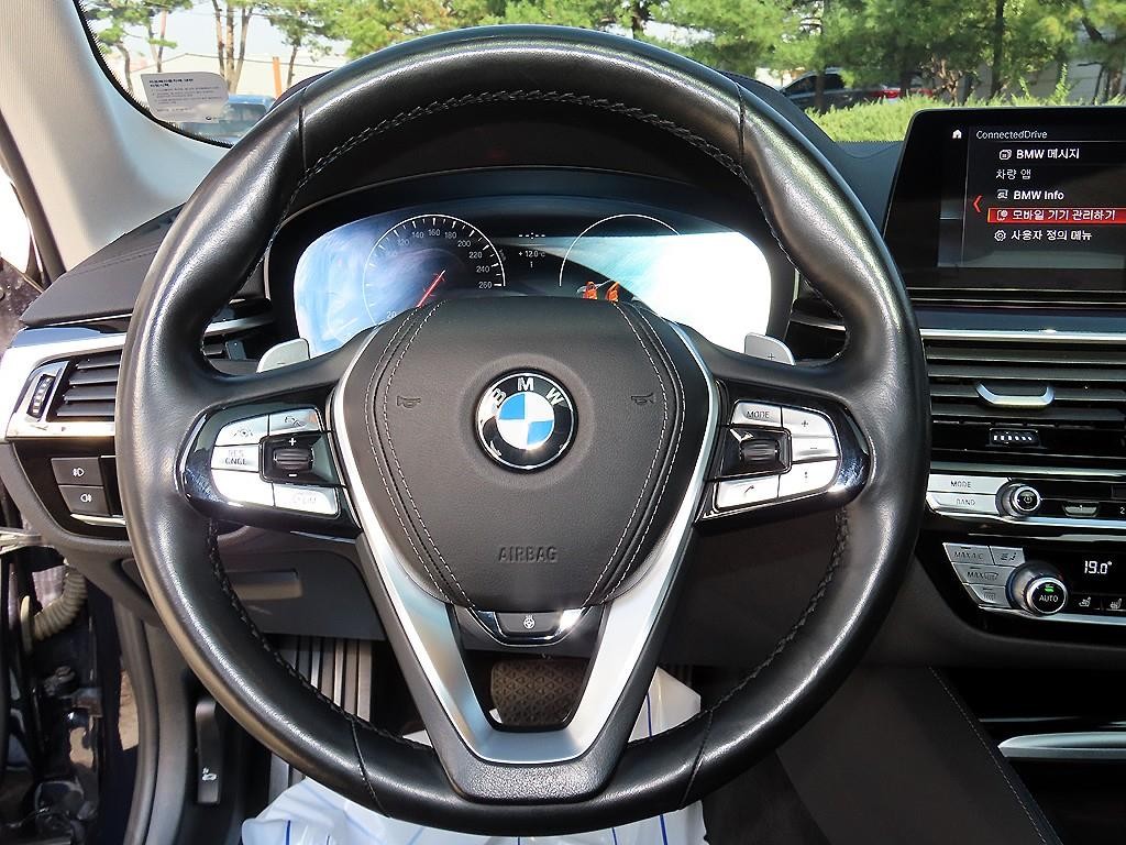 BMW 5시리즈 5시리즈 (G30) 530i xDrive 럭셔리 이미지 8