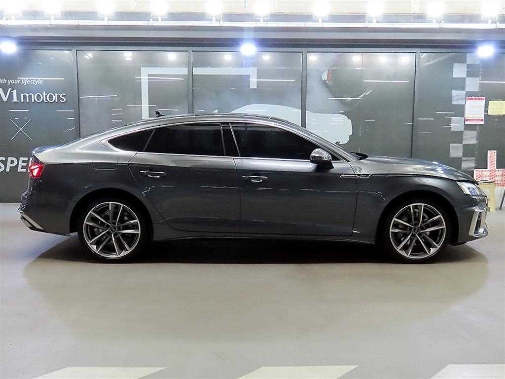 아우디 A5 A5 (F5) 40 TDI 콰트로 프리미엄 스포트백 이미지 3