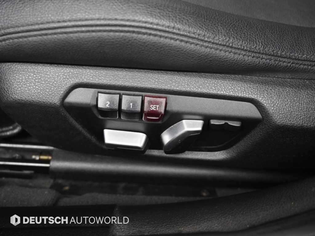 BMW 3시리즈 3시리즈 (F30) 320i M 스포츠 이미지 16