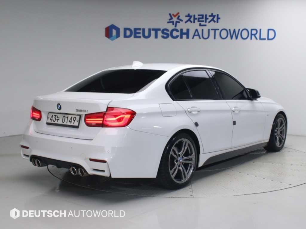 BMW 3시리즈 3시리즈 (F30) 320i M 스포츠 이미지 2