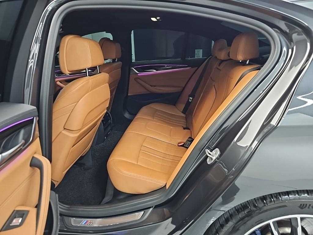 BMW 5시리즈 5시리즈 (G30) 520i M 스포츠 이미지 12
