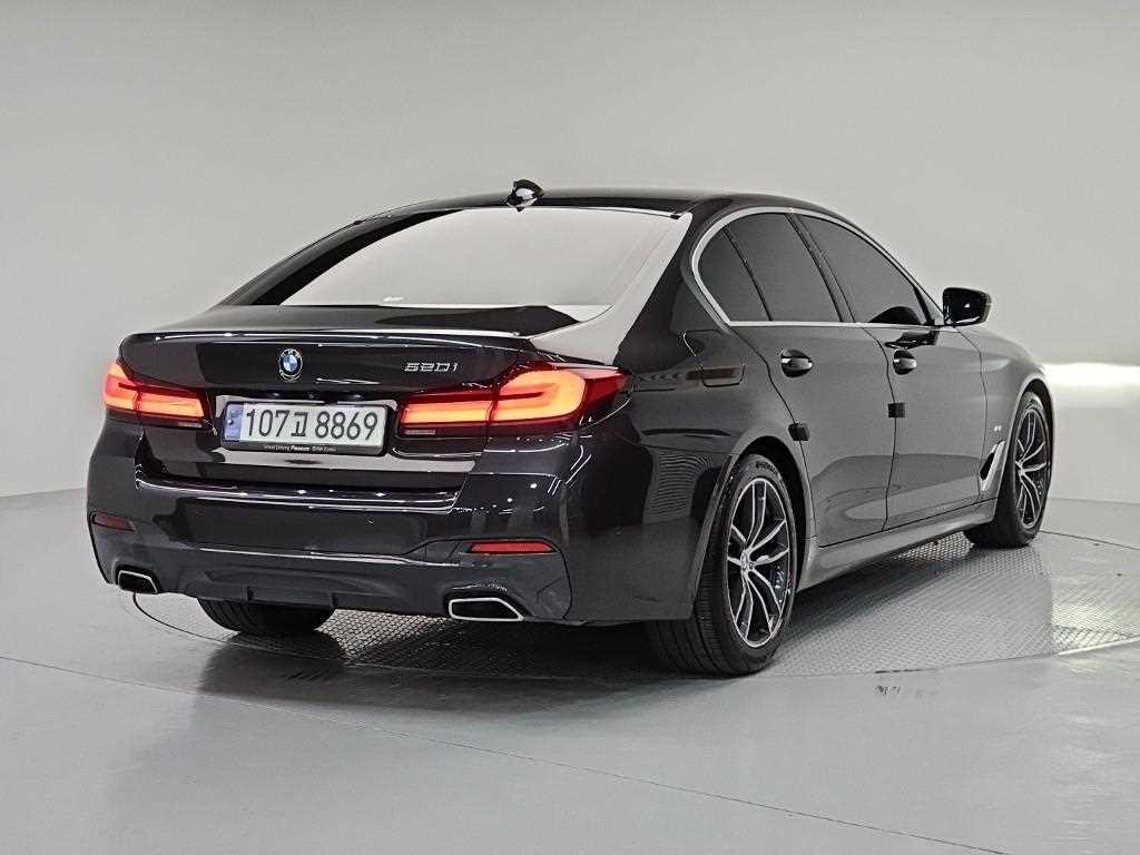 BMW 5시리즈 5시리즈 (G30) 520i M 스포츠 이미지 4