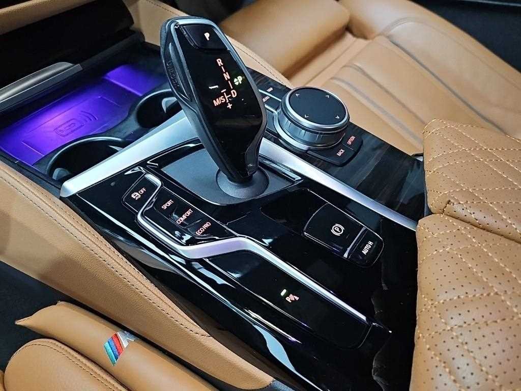 BMW 5시리즈 5시리즈 (G30) 520i M 스포츠 이미지 8