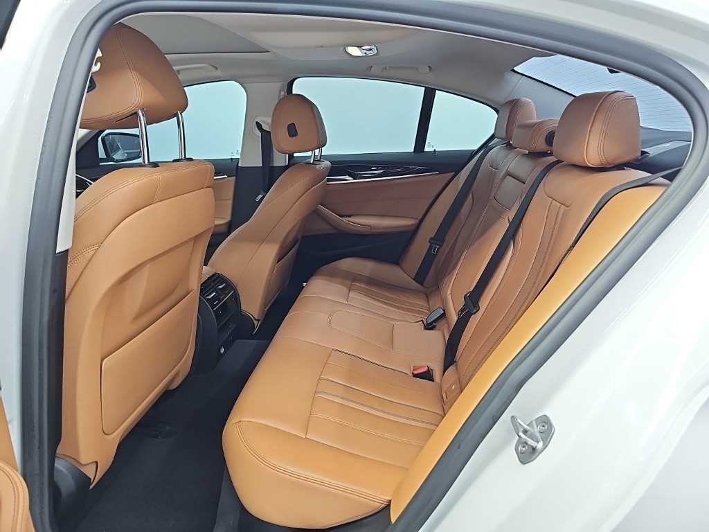 BMW 5시리즈 5시리즈 (G30) 520i 럭셔리 이미지 12