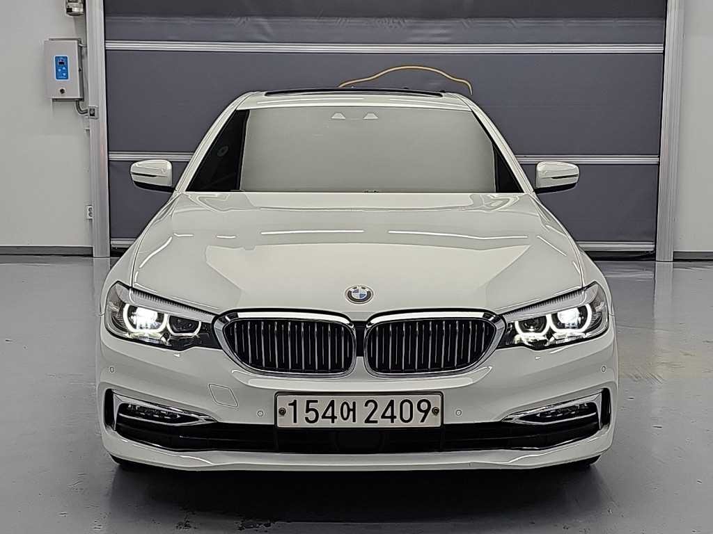 BMW 5시리즈 5시리즈 (G30) 520i 럭셔리 이미지 2