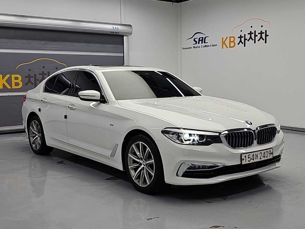 BMW 5시리즈 5시리즈 (G30) 520i 럭셔리 이미지 4