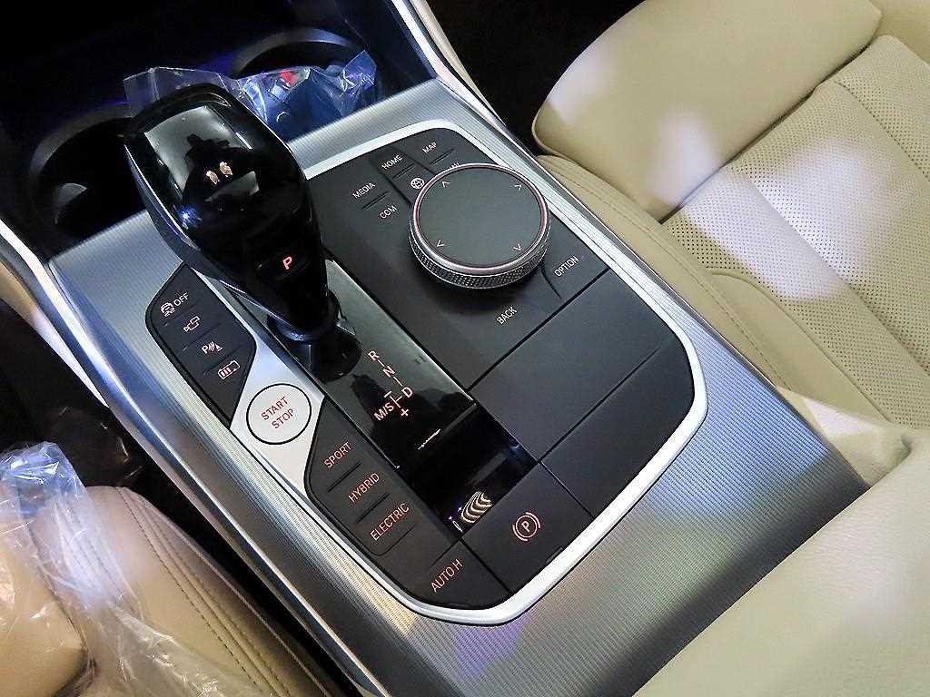 BMW 3시리즈 3시리즈 (G20) 320e M스포츠 퍼포먼스팩 이미지 12