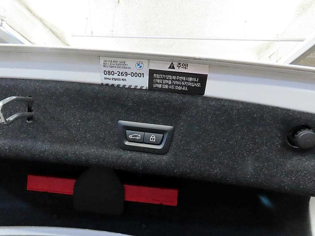 BMW 3시리즈 3시리즈 (G20) 320e M스포츠 퍼포먼스팩 이미지 17