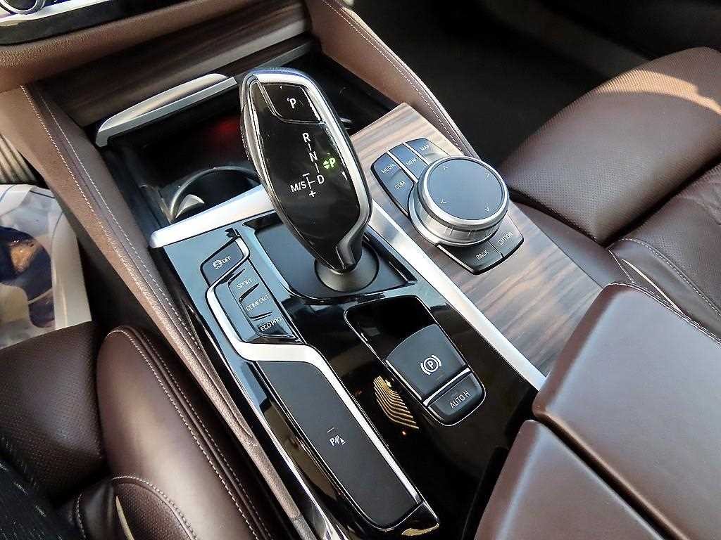 BMW 5시리즈 5시리즈 (G30) 520d xDrive 럭셔리 플러스 이미지 10