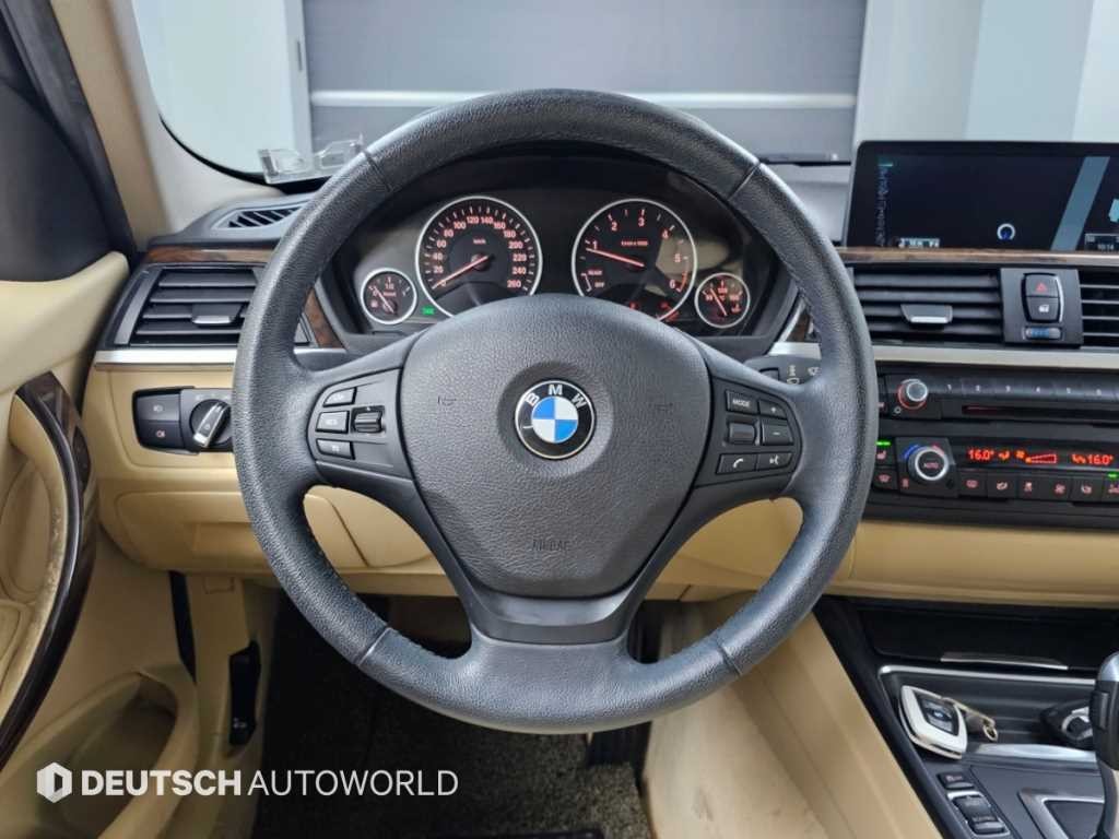 BMW 3시리즈 3시리즈 (F30) 320d xDrive 이미지 13