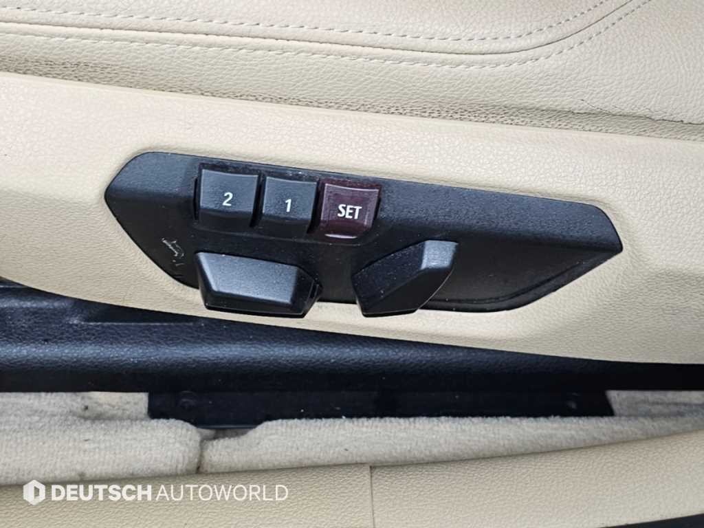 BMW 3시리즈 3시리즈 (F30) 320d xDrive 이미지 16