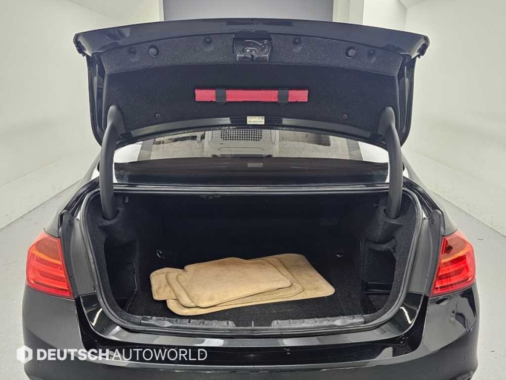 BMW 3시리즈 3시리즈 (F30) 320d xDrive 이미지 19