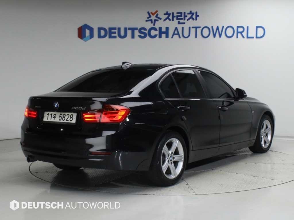 BMW 3시리즈 3시리즈 (F30) 320d xDrive 이미지 2