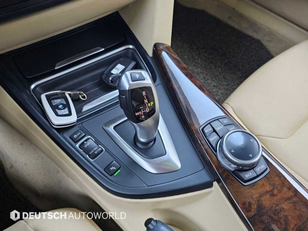 BMW 3시리즈 3시리즈 (F30) 320d xDrive 이미지 9