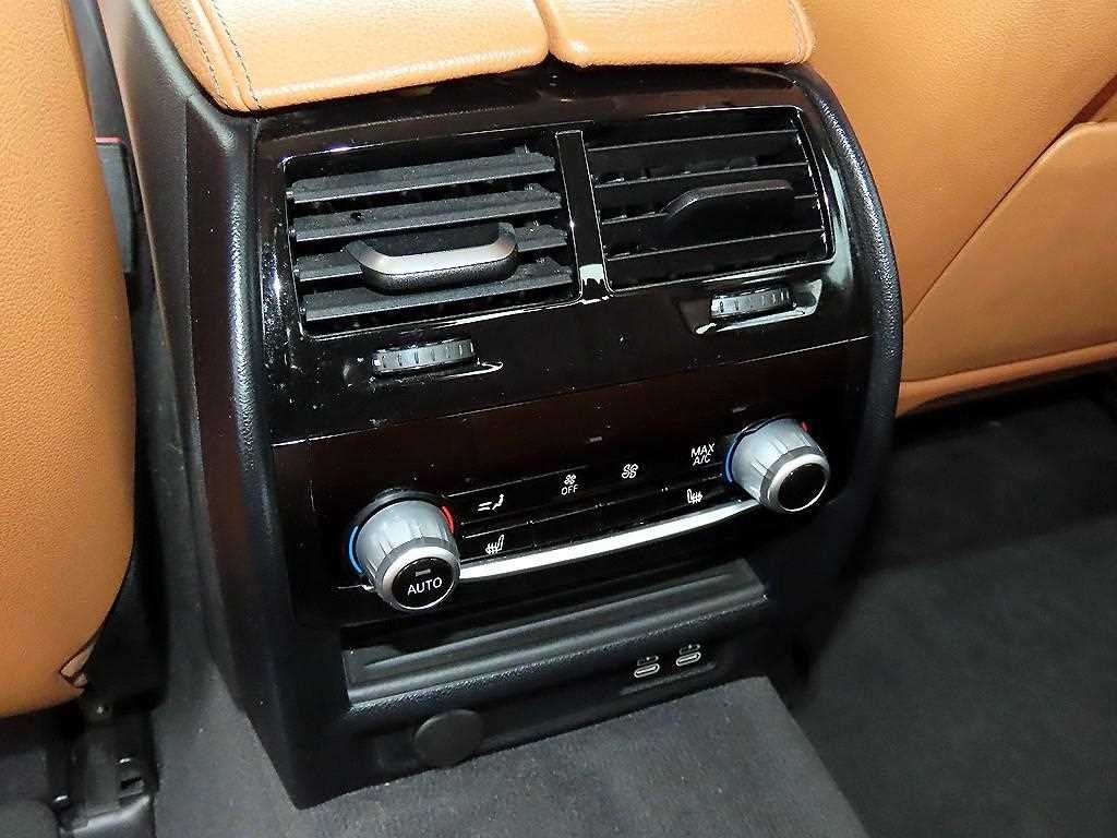 BMW 5시리즈 5시리즈 (G30) 520i 럭셔리 이미지 15