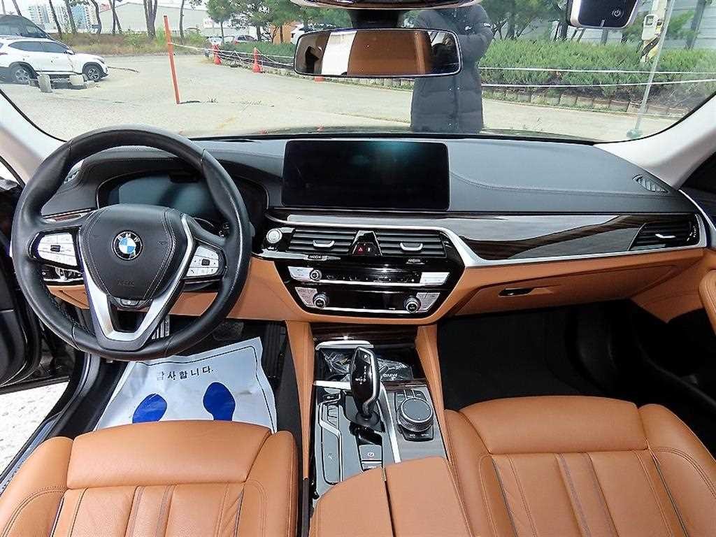 BMW 5시리즈 5시리즈 (G30) 520i 럭셔리 이미지 7