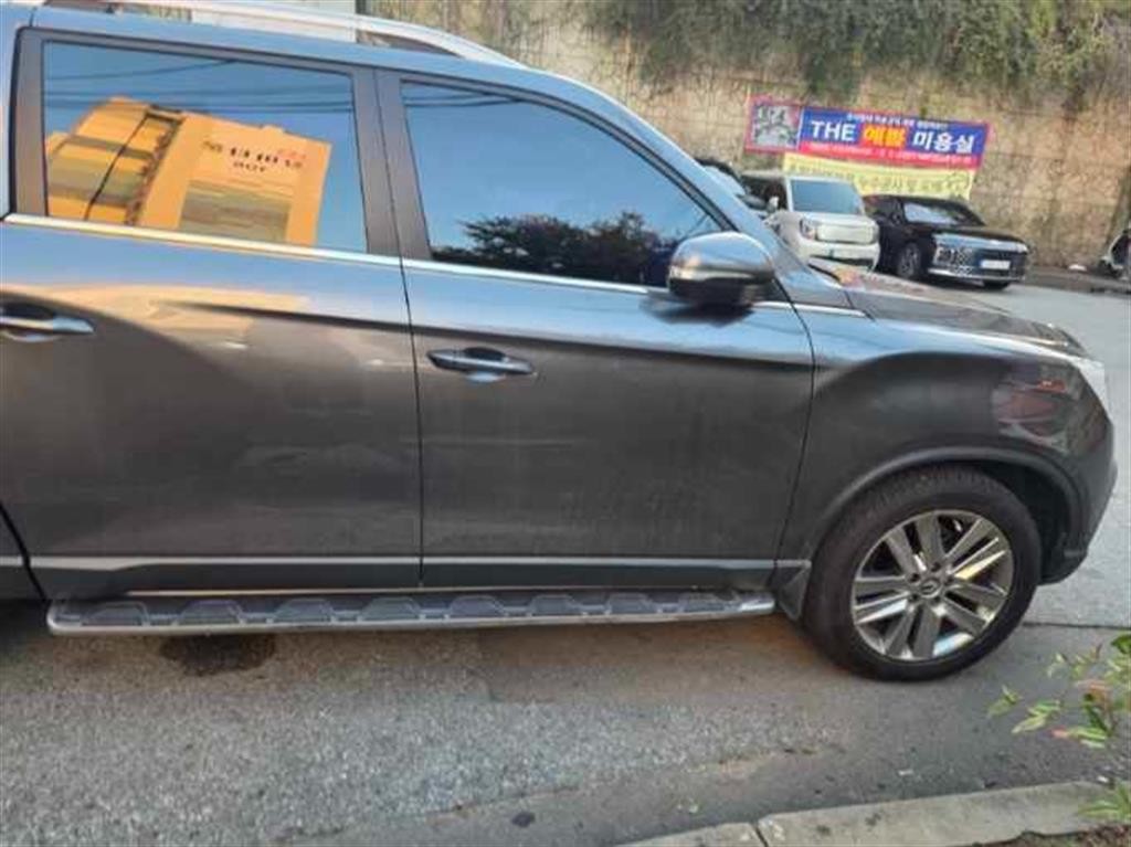 KG모빌리티(쌍용) 렉스턴 렉스턴 스포츠 칸 디젤 2.2 4WD 프로페셔널 X 5링크 이미지 4