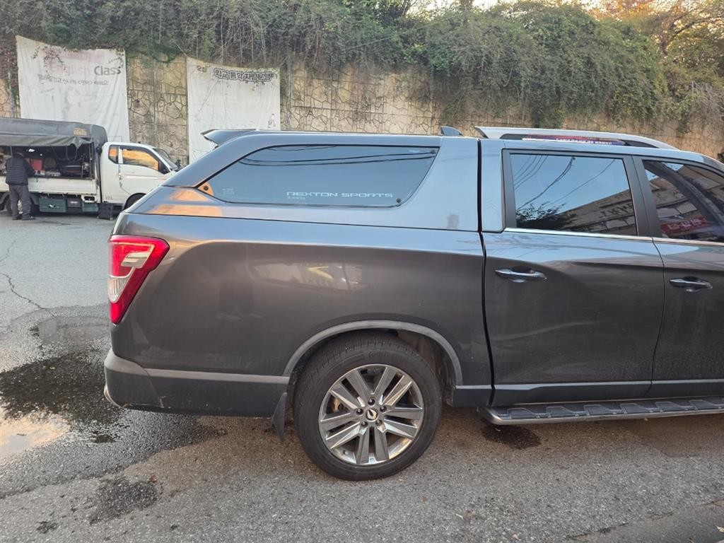 KG모빌리티(쌍용) 렉스턴 렉스턴 스포츠 칸 디젤 2.2 4WD 프로페셔널 X 5링크 이미지 5