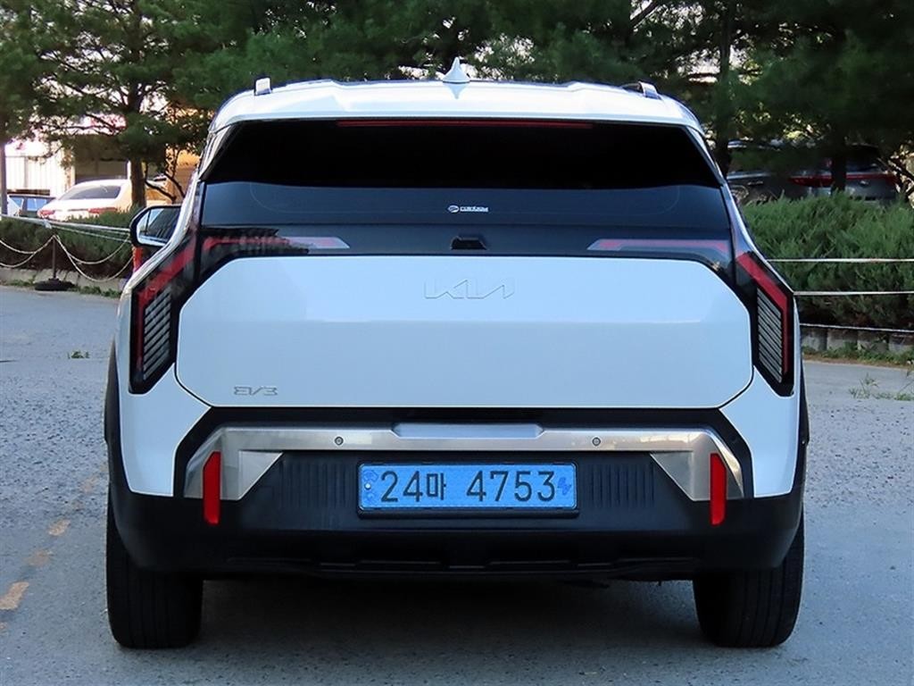 기아 EV3 롱레인지 2WD 어스 이미지 4