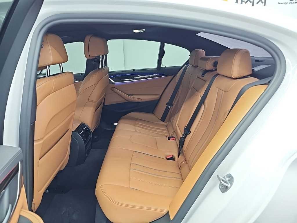 BMW 5시리즈 5시리즈 (G30) 520i M 스포츠 이미지 12