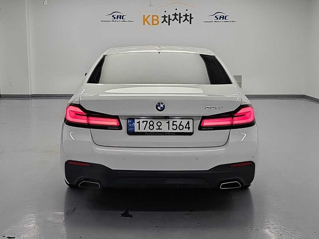 BMW 5시리즈 5시리즈 (G30) 520i M 스포츠 이미지 3