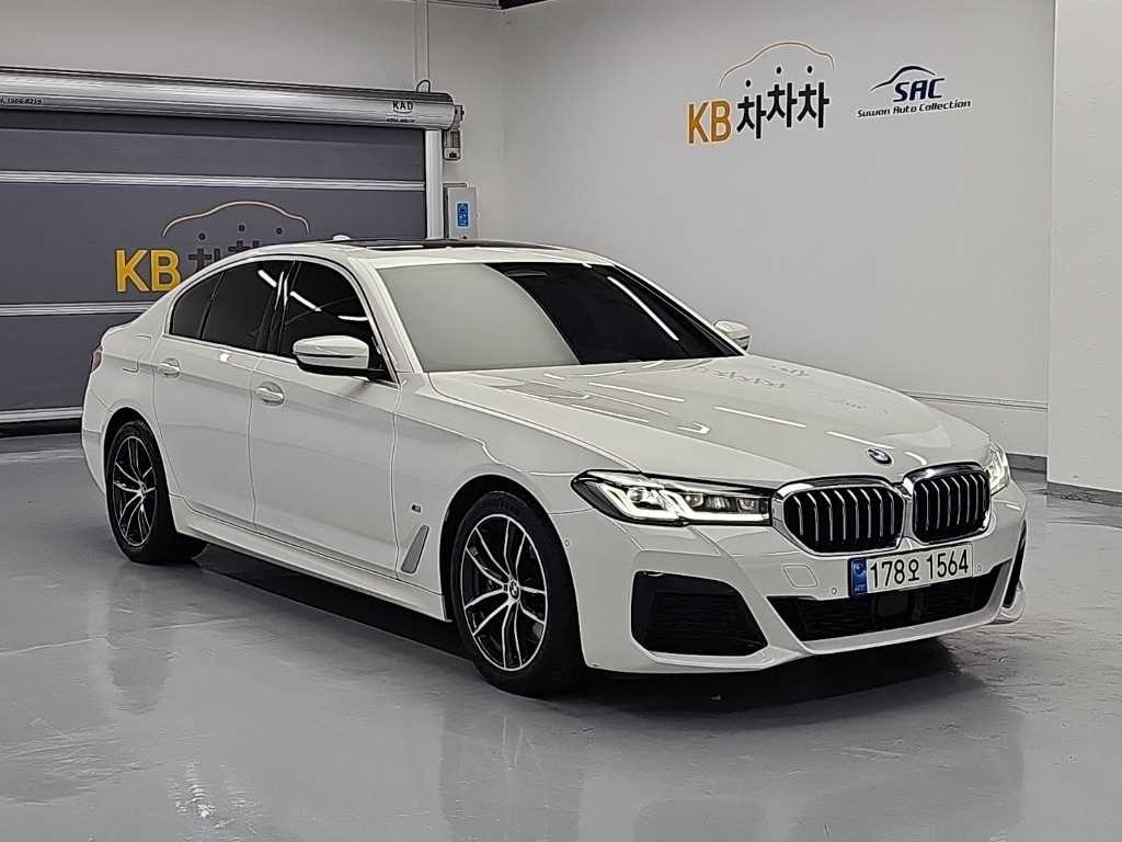 BMW 5시리즈 5시리즈 (G30) 520i M 스포츠 이미지 4
