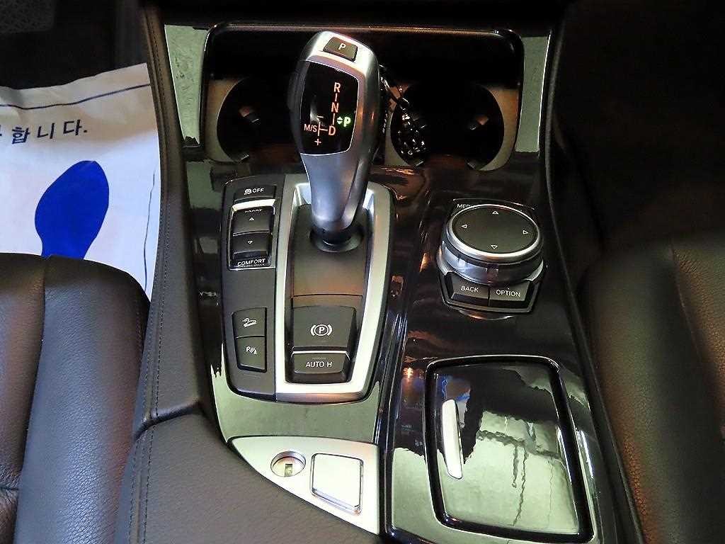 BMW 5시리즈 5시리즈 (F10) 520d xDrive 이미지 12