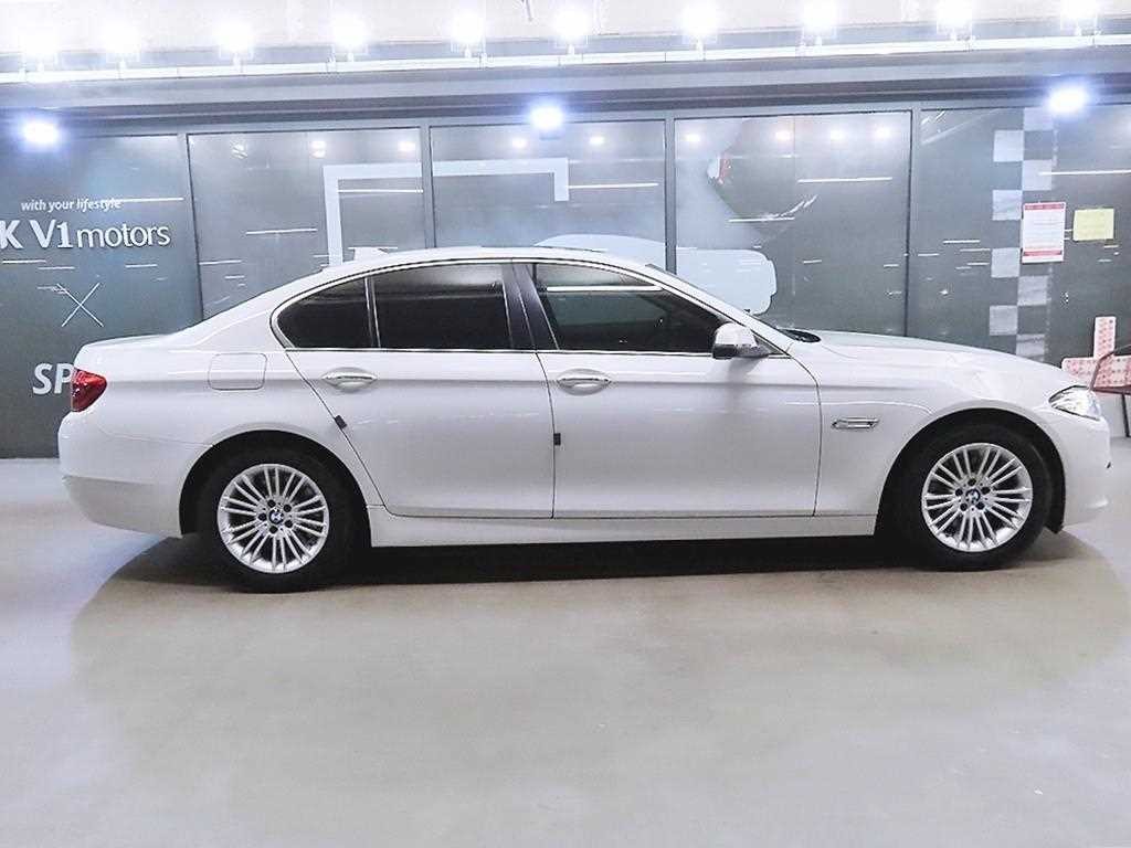 BMW 5시리즈 5시리즈 (F10) 520d xDrive 이미지 3