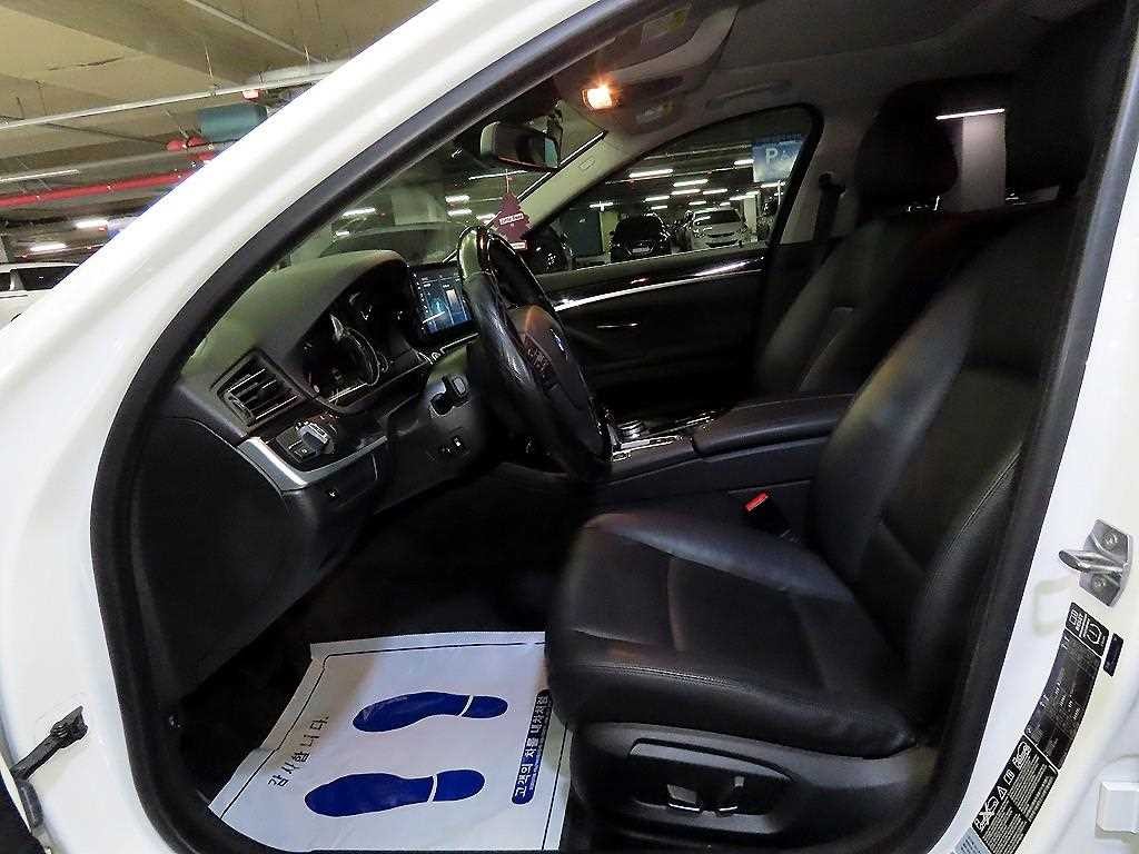 BMW 5시리즈 5시리즈 (F10) 520d xDrive 이미지 6