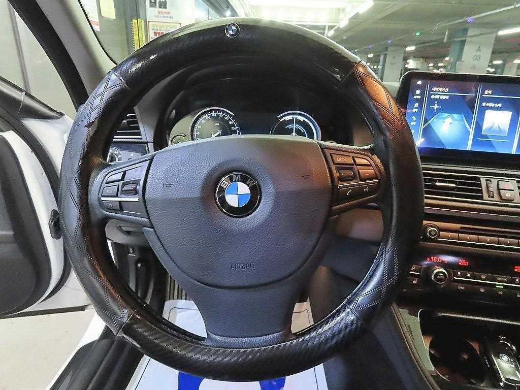 BMW 5시리즈 5시리즈 (F10) 520d xDrive 이미지 8