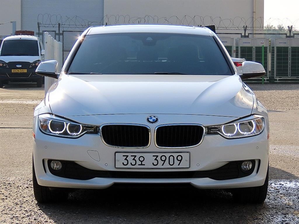 BMW 3시리즈 3시리즈 (F30) 320d xDrive 이미지 1