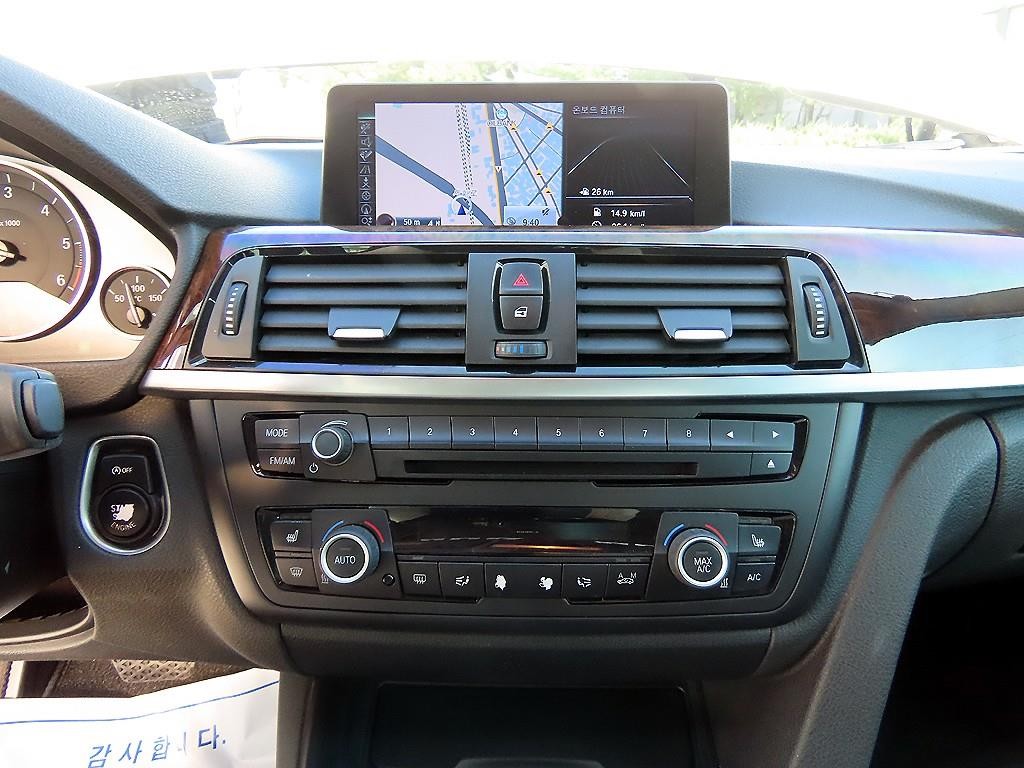 BMW 3시리즈 3시리즈 (F30) 320d xDrive 이미지 13